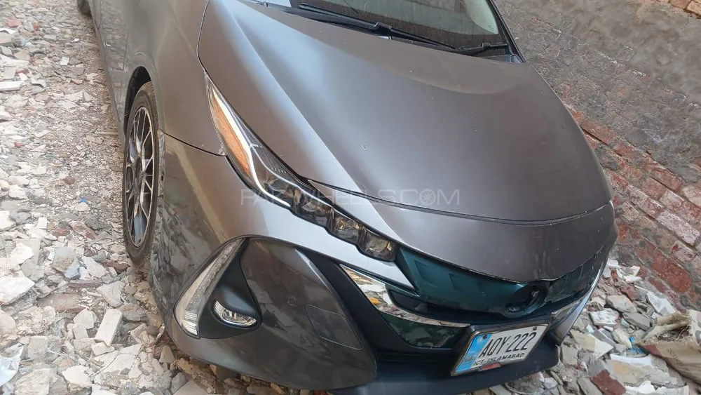 Toyota Prius 2017 for Sale in Faisalabad Image-1