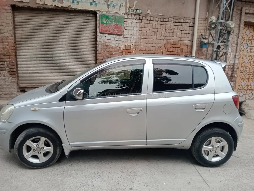 Toyota Vitz 2003 for Sale in Peshawar Image-1