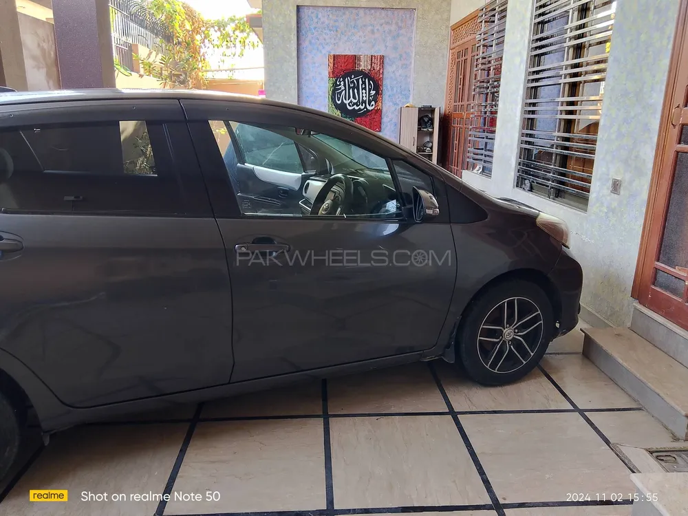 Toyota Vitz 2011 for Sale in Karachi Image-1