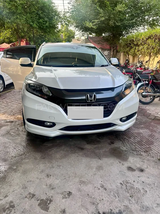 Honda Vezel 2015 for Sale in Lahore Image-1