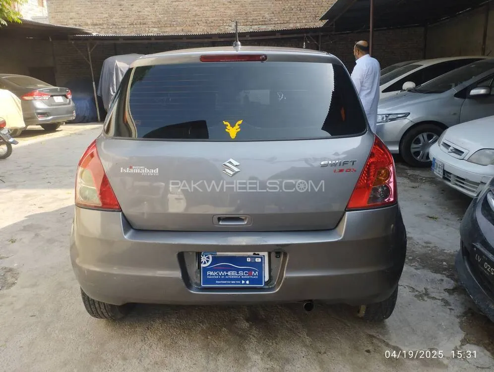 سوزوکی سوئفٹ 2014 for Sale in پشاور سوزوکی سوئفٹ 2014 for Sale in پشاور Image-4