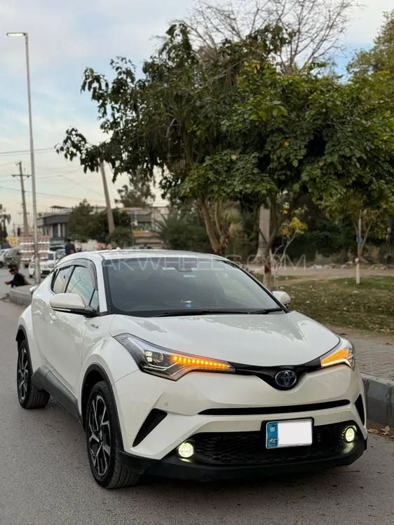 Toyota C-HR 2017 for Sale in Wah cantt Image-1
