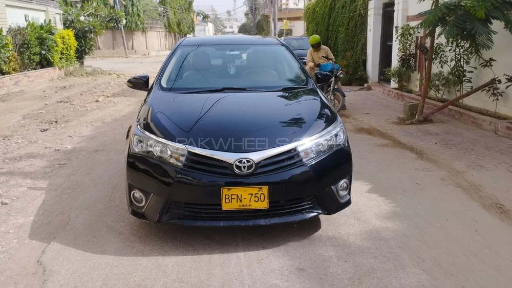 Toyota Corolla 2016 for Sale in Karachi Image-1