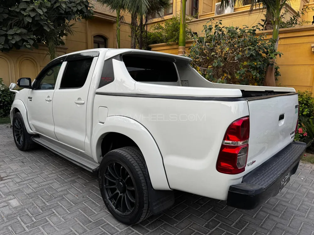 Toyota Hilux 2012 for Sale in Multan Toyota Hilux 2012 for Sale in Multan Image-5