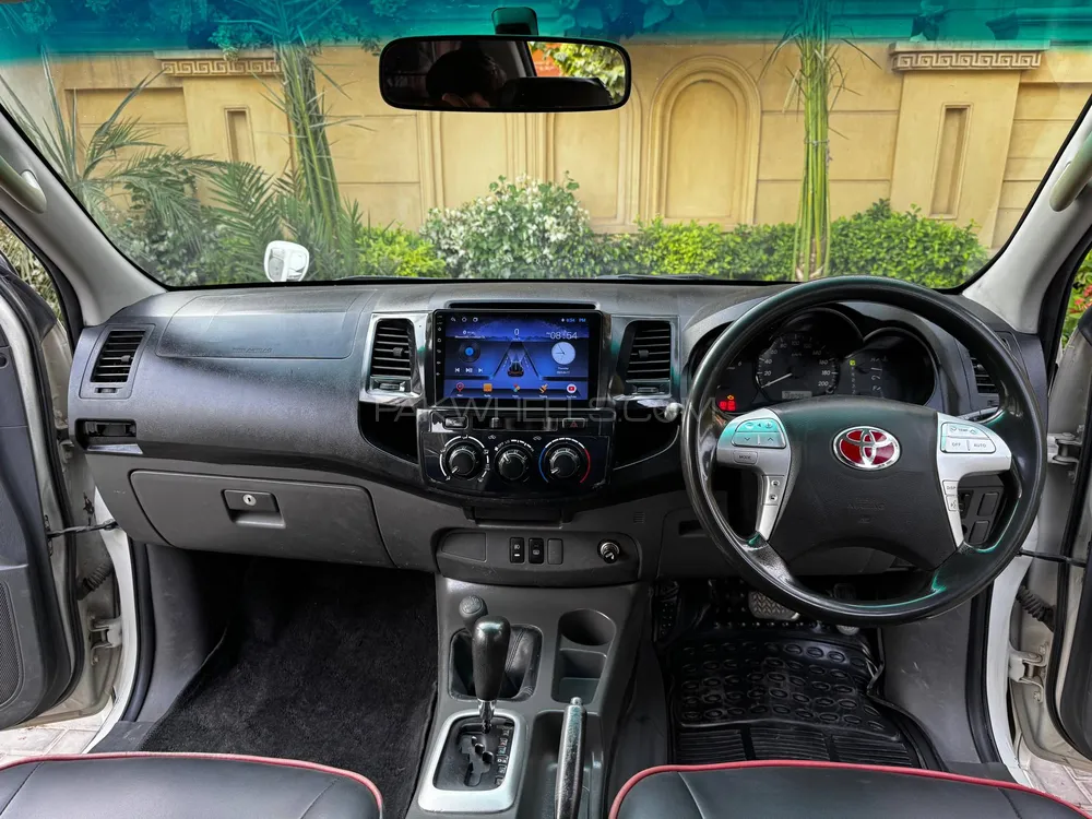 Toyota Hilux 2012 for Sale in Multan Toyota Hilux 2012 for Sale in Multan Image-8