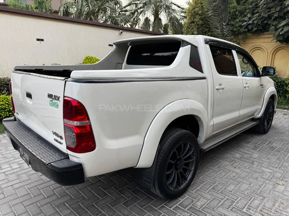 Toyota Hilux 2012 for Sale in Multan Toyota Hilux 2012 for Sale in Multan Image-4
