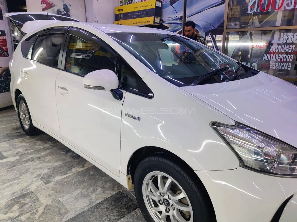 Toyota Prius Alpha 2015 for Sale in Islamabad Image-1