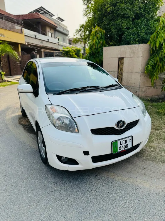 Toyota Vitz 2009 for Sale in Lahore Image-1