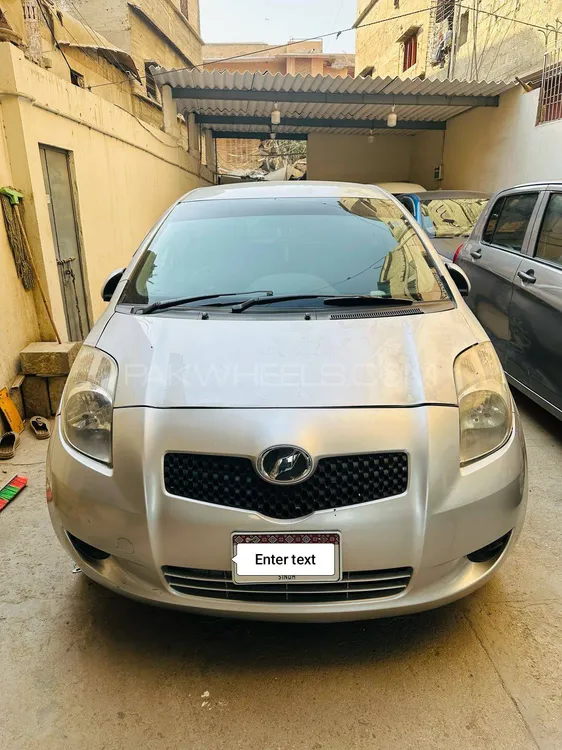 Toyota Vitz 2007 for Sale in Karachi Image-1