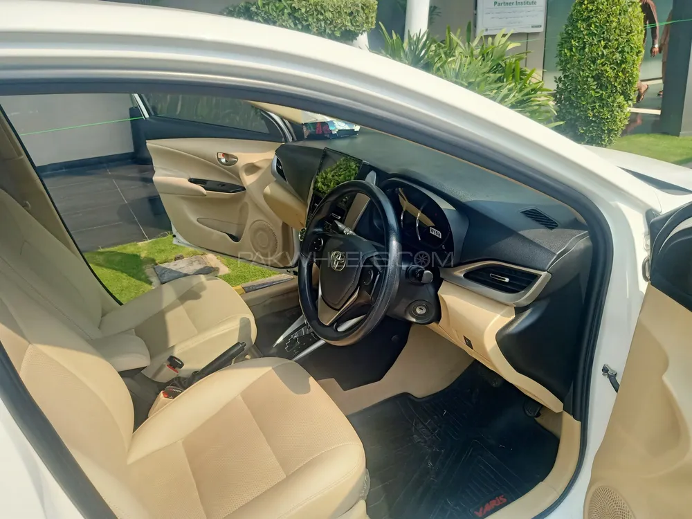 ٹویوٹا یارس سیڈان 2021 for Sale in لاہور Image-1