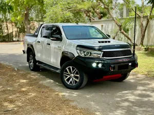 Toyota Hilux Revo V Automatic 3.0  2016 for Sale