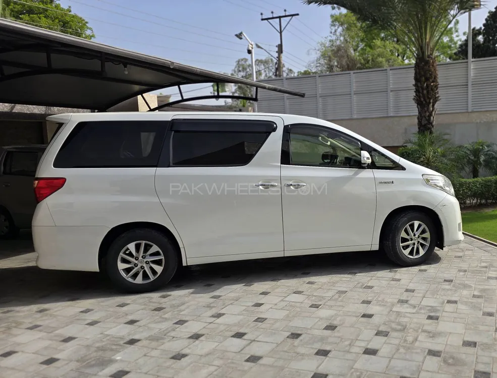 Toyota Alphard 2013 for Sale in Lahore Image-1