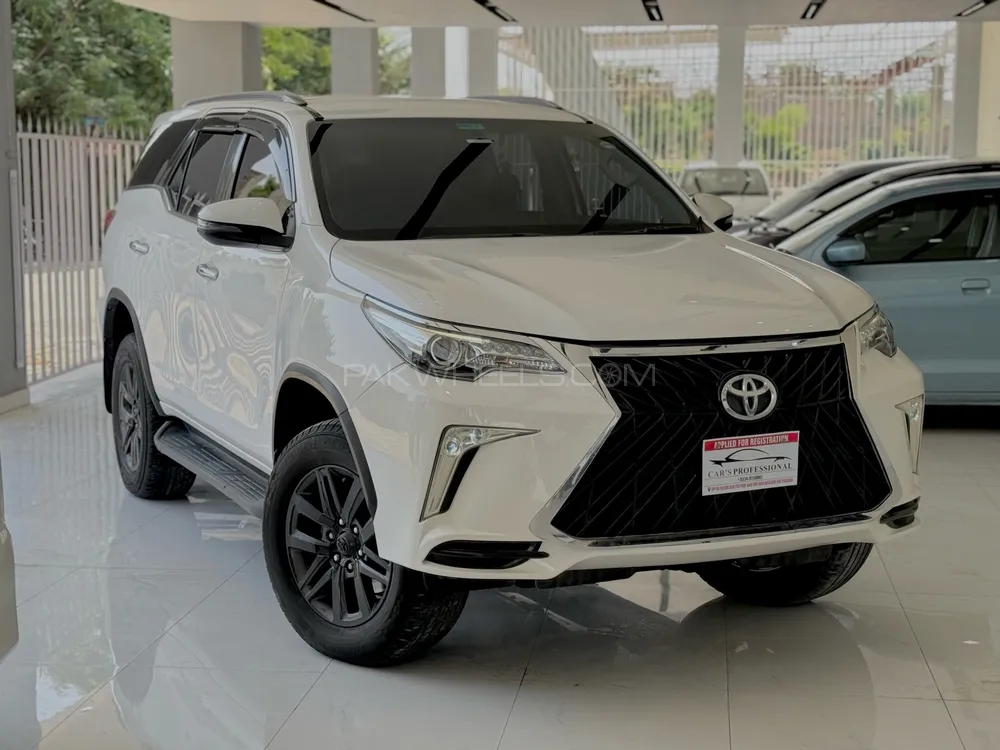 Toyota Fortuner 2019 for Sale in Peshawar Image-1