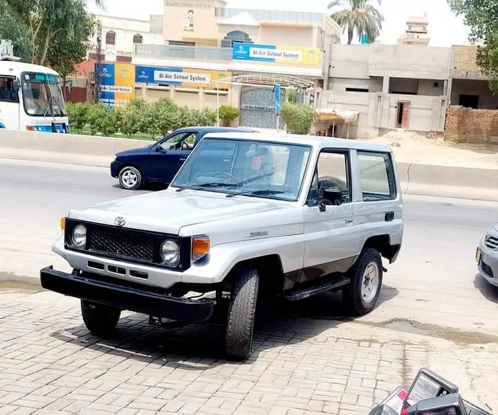 Toyota Land Cruiser 1986 for Sale in D.G.Khan Image-1