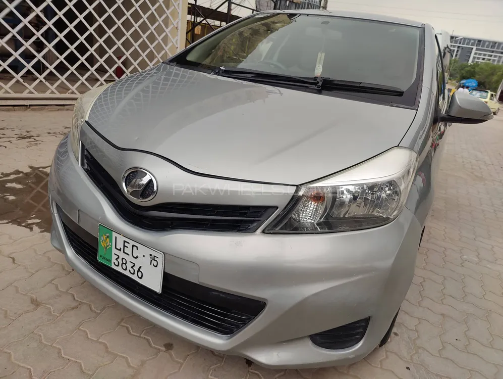 Toyota Vitz 2011 for Sale in Islamabad Image-1