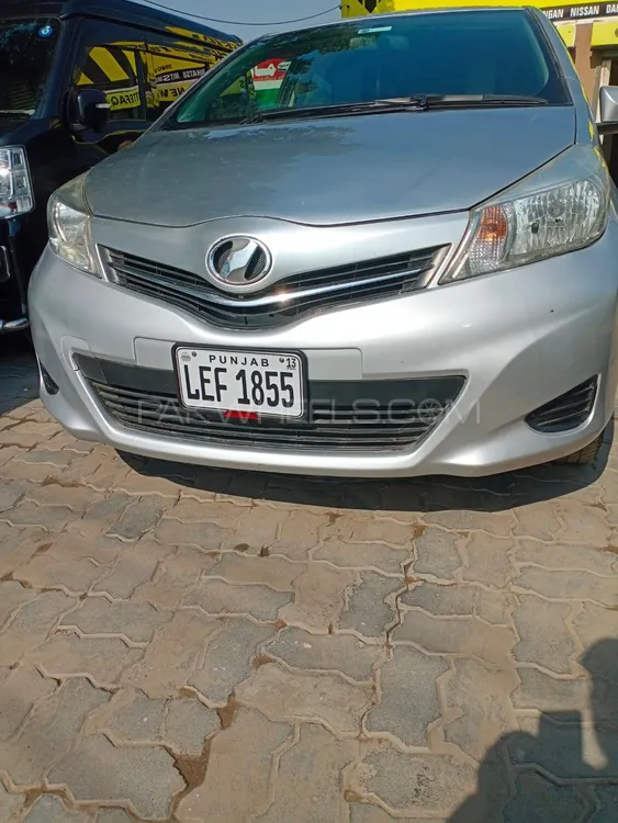 Toyota Vitz 2013 for Sale in Gujranwala Image-1