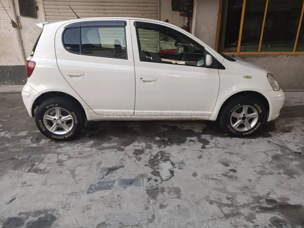 Toyota Vitz 2004 for Sale in Dir Image-1