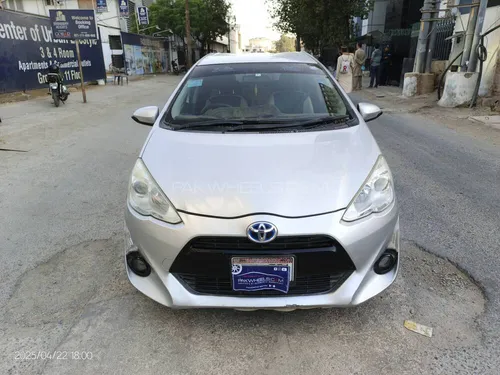 Slide toyota aqua g 37 2016 120361676