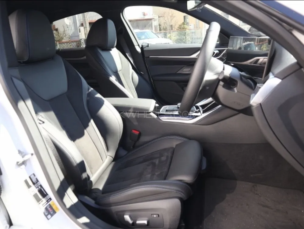 BMW i4 2022 for Sale in Lahore BMW i4 2022 for Sale in Lahore Image-13