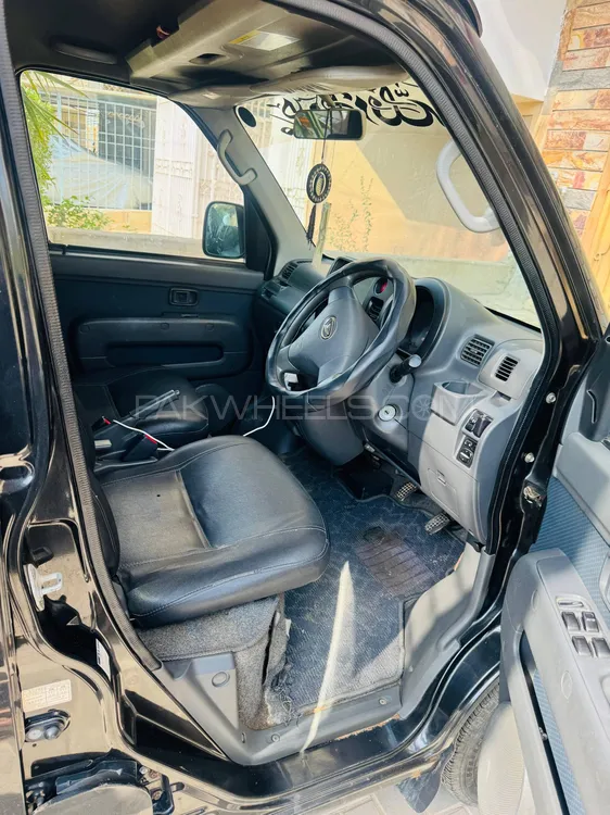 Daihatsu Hijet 2011 for Sale in Karachi Image-1
