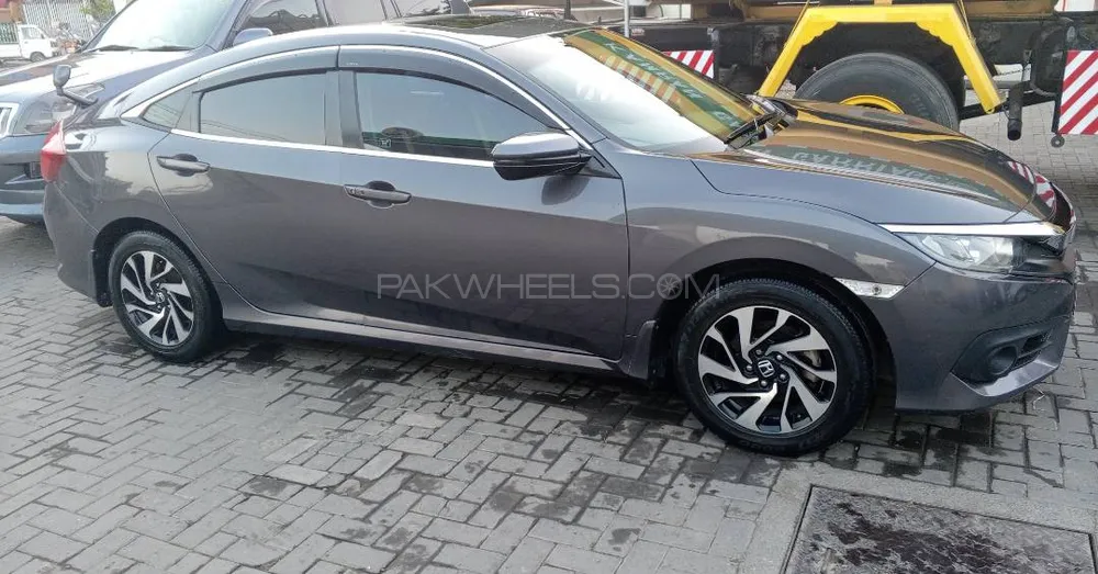 Honda Civic 2018 for Sale in Islamabad Image-1
