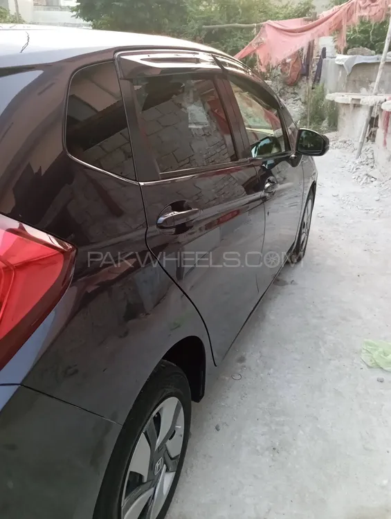 Honda Fit 2015 for Sale in Rawalpindi Image-1