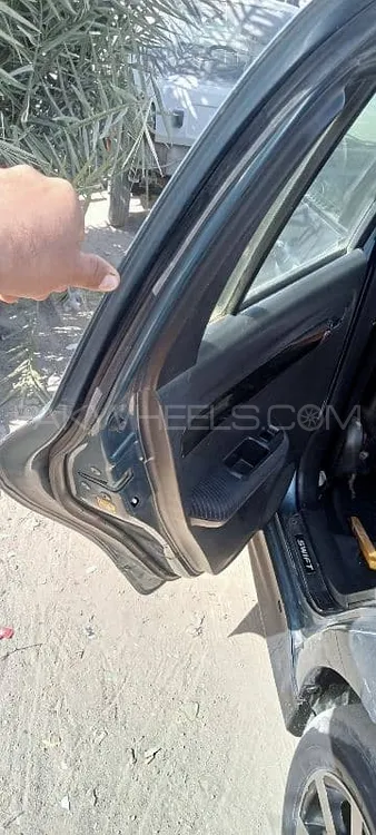 Suzuki Swift 2010 for Sale in Muzaffar Gargh Image-1