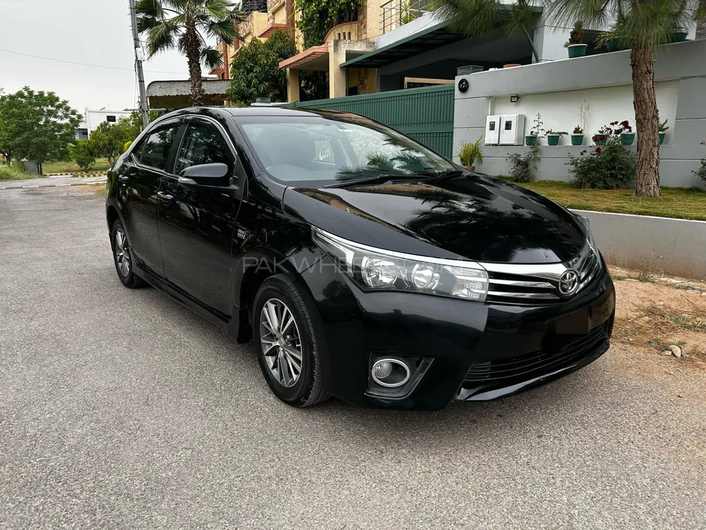 Toyota Corolla 2017 for Sale in Abbottabad Image-1