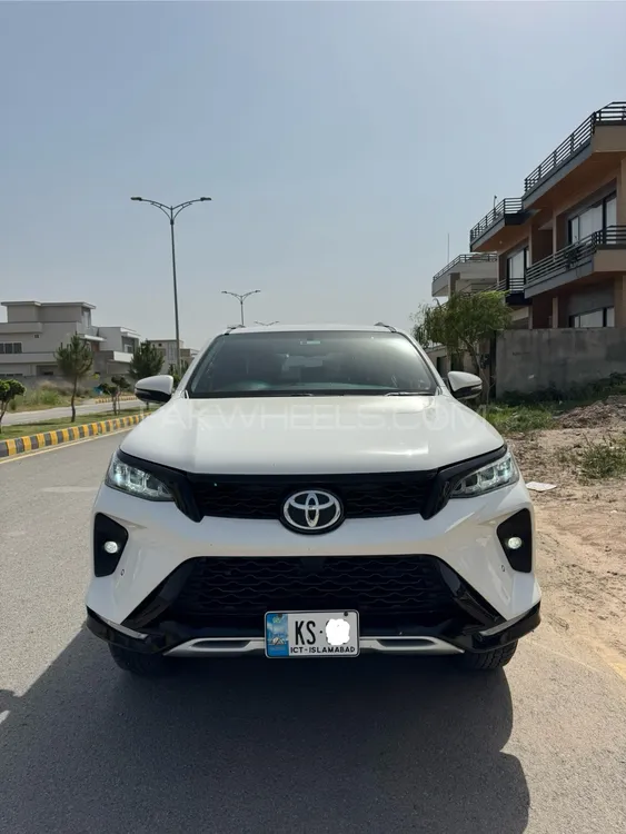 Toyota Fortuner 2023 for Sale in Peshawar Image-1