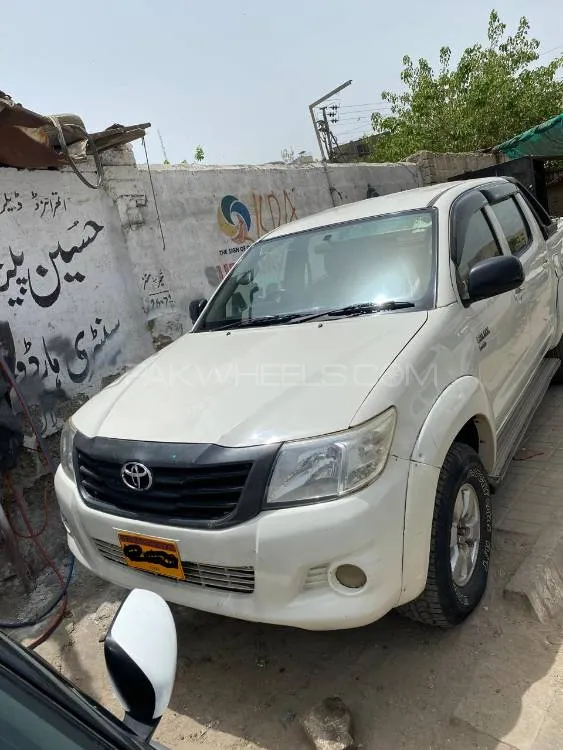 ٹویوٹا ہائیلکس 2011 for Sale in کراچی ٹویوٹا ہائیلکس 2011 for Sale in کراچی Image-2