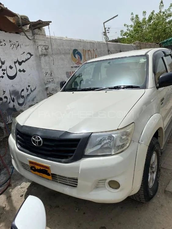 ٹویوٹا ہائیلکس 2011 for Sale in کراچی ٹویوٹا ہائیلکس 2011 for Sale in کراچی Image-4