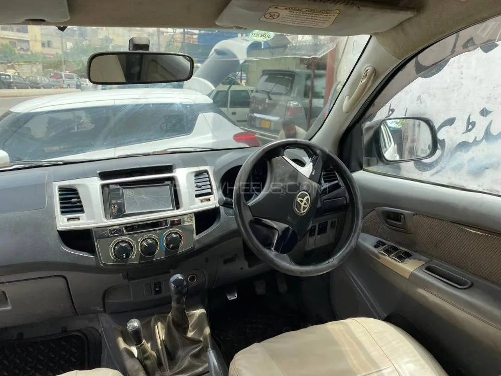 ٹویوٹا ہائیلکس 2011 for Sale in کراچی ٹویوٹا ہائیلکس 2011 for Sale in کراچی Image-14