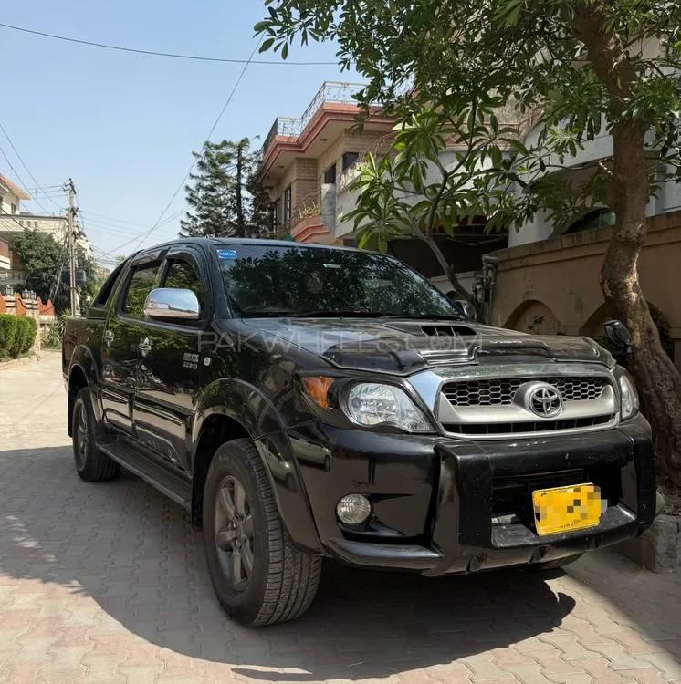 Toyota Hilux 2006 for Sale in Islamabad Image-1