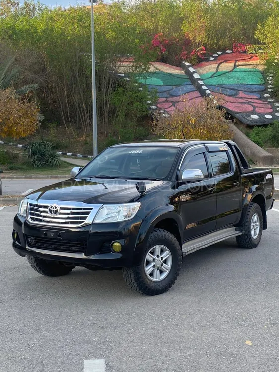 Toyota Hilux 2015 for Sale in Peshawar Image-1