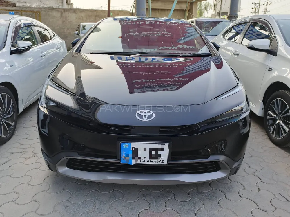 Toyota Prius 2023 for Sale in Islamabad Image-1