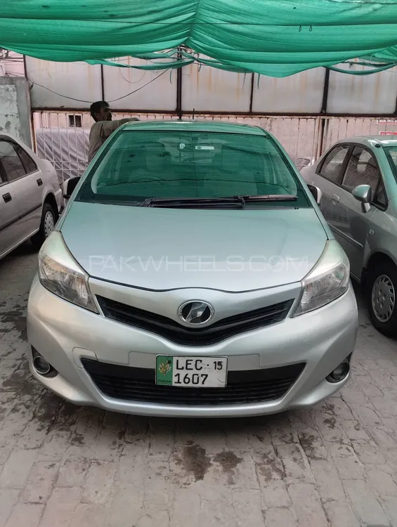 Toyota Vitz 2012 for Sale in Lahore Image-1