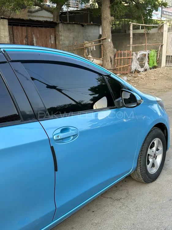 Toyota Vitz 2015 for Sale in Karachi Image-1