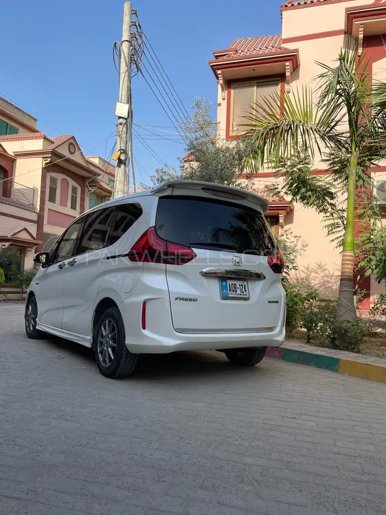 Honda Freed 2017 for Sale in Okara Image-1