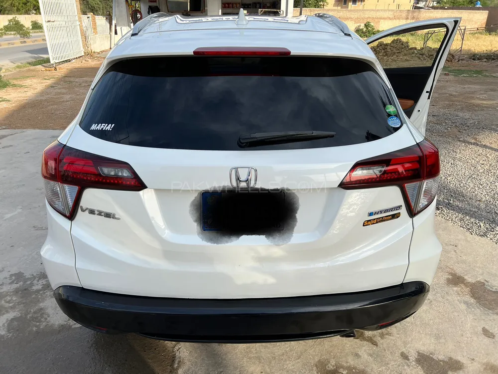 Honda Vezel 2015 for Sale in Kohat Image-1