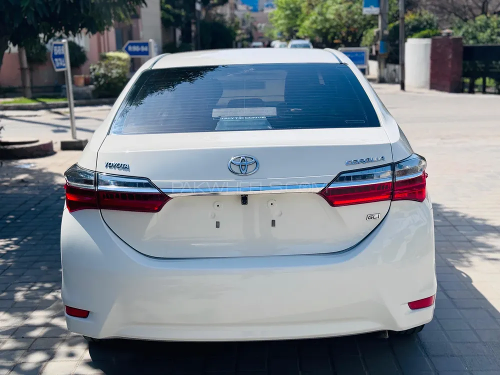 Toyota Corolla 2019 for Sale in Faisalabad Image-1