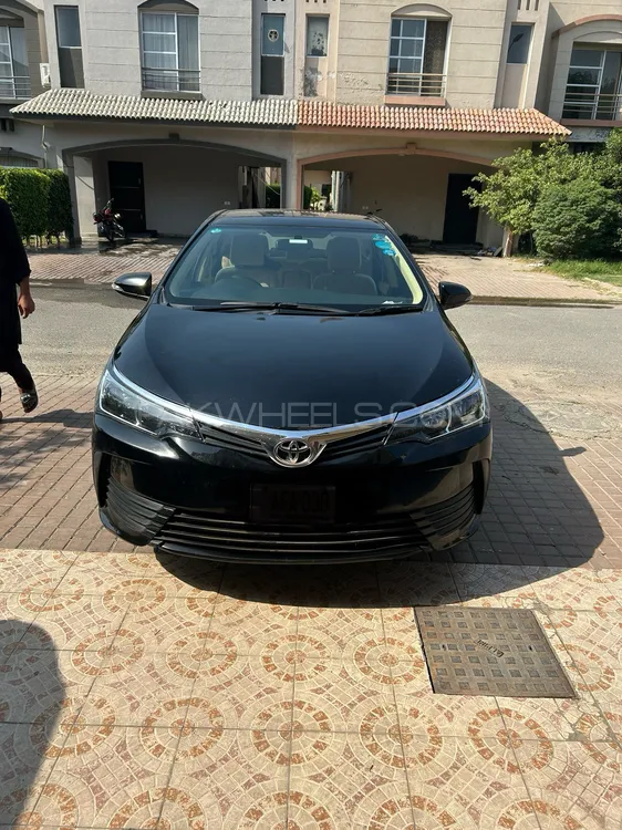 Toyota Corolla 2017 for Sale in Lahore Image-1