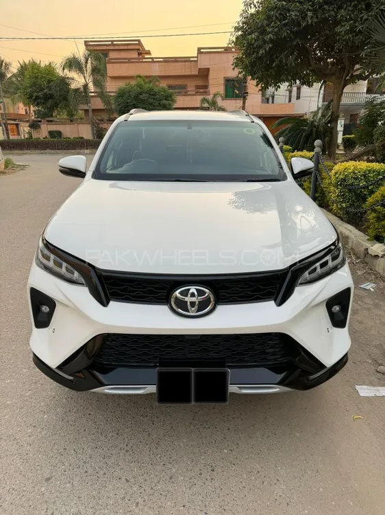 Toyota Fortuner 2022 for Sale in Karachi Image-1