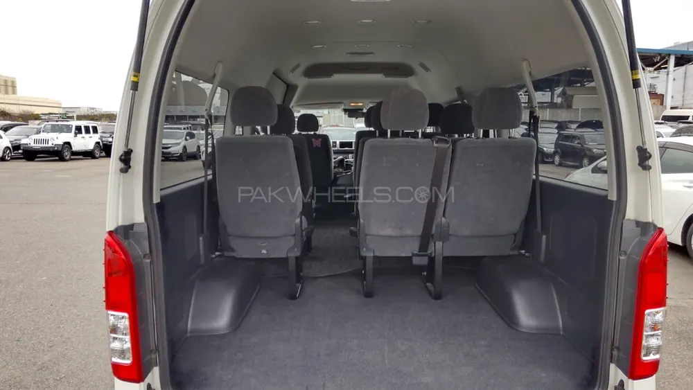 Toyota Hiace 2021 for Sale in Karachi Toyota Hiace 2021 for Sale in Karachi Image-9