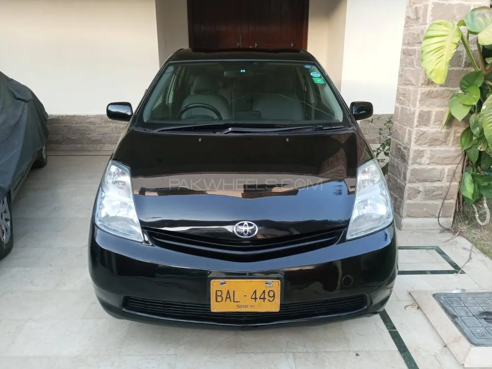 Toyota Prius 2010 for Sale in Karachi Image-1