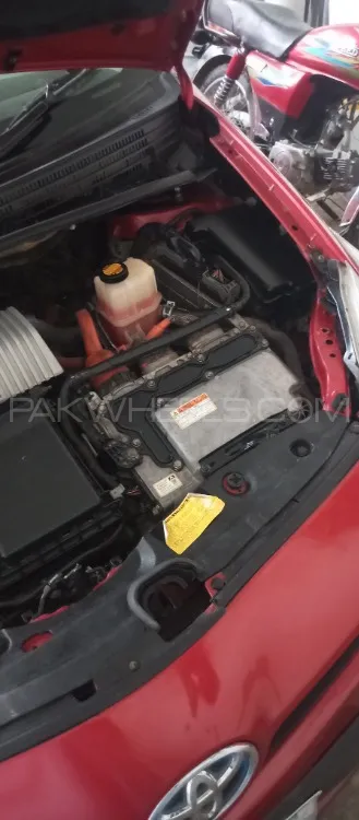 Toyota Prius 2011 for Sale in Islamabad Image-1