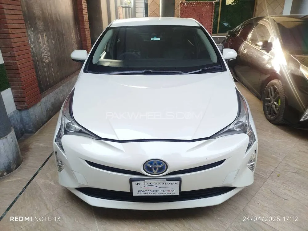 Toyota Prius 2016 for Sale in Faisalabad Image-1