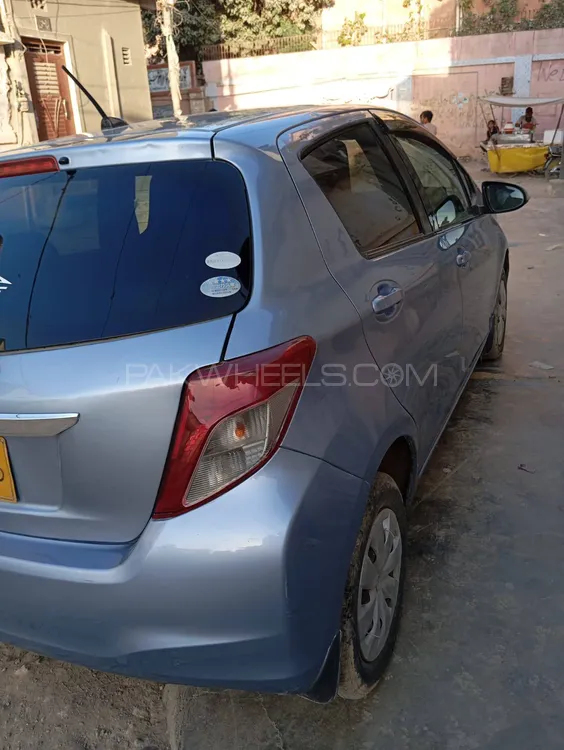 Toyota Vitz 2011 for Sale in Karachi Image-1