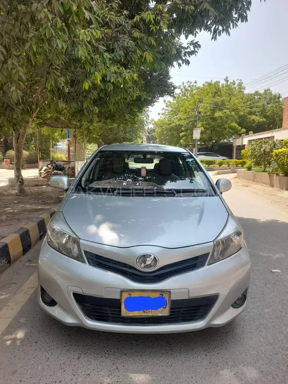 Toyota Vitz 2014 for Sale in Karachi Image-1