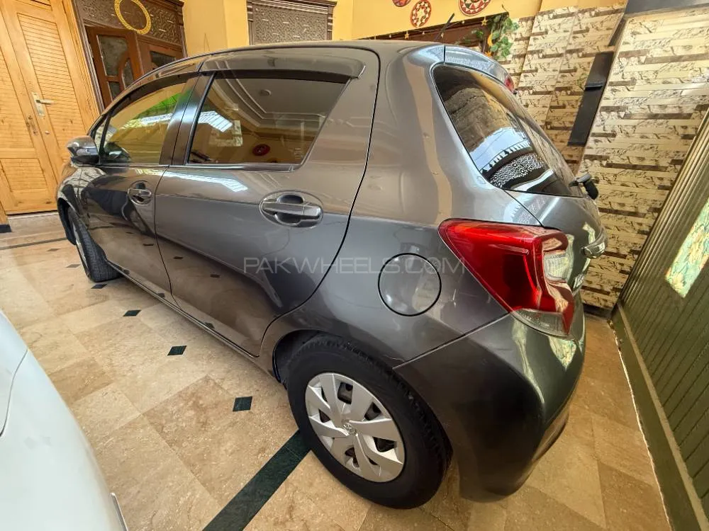 Toyota Vitz 2015 for Sale in Islamabad Image-1