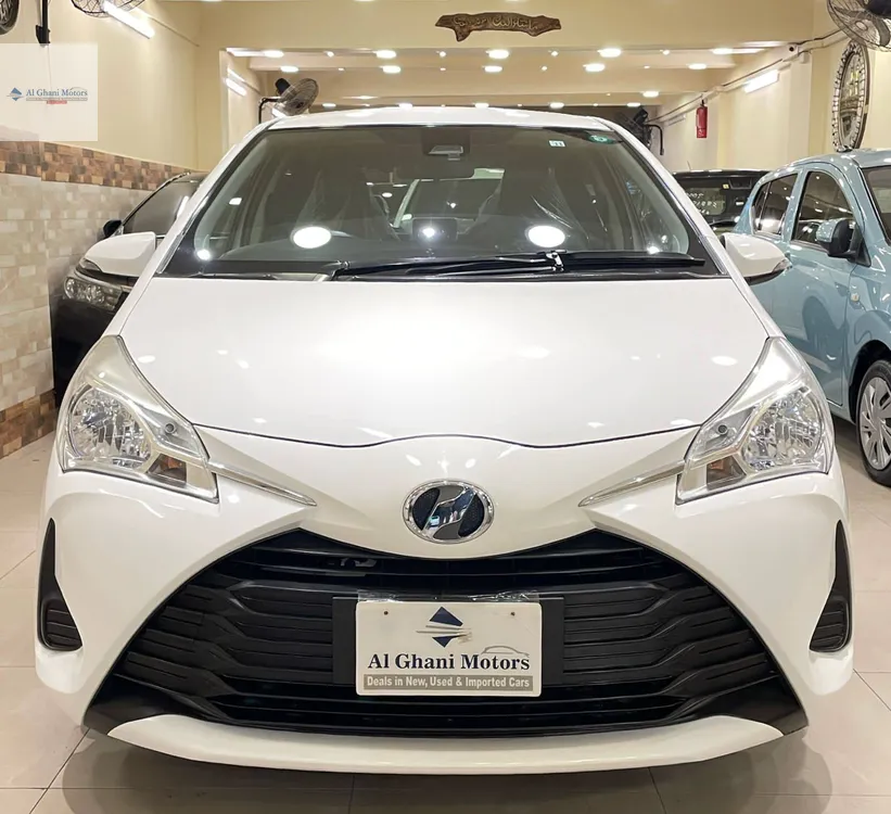 Toyota Vitz 2018 for Sale in Karachi Image-1